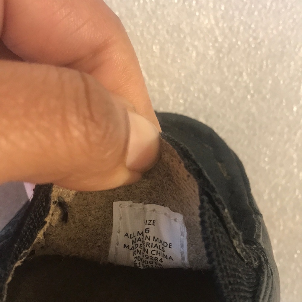 Children’s place loafers black -6  & plaid hat - Picture 9 of 16